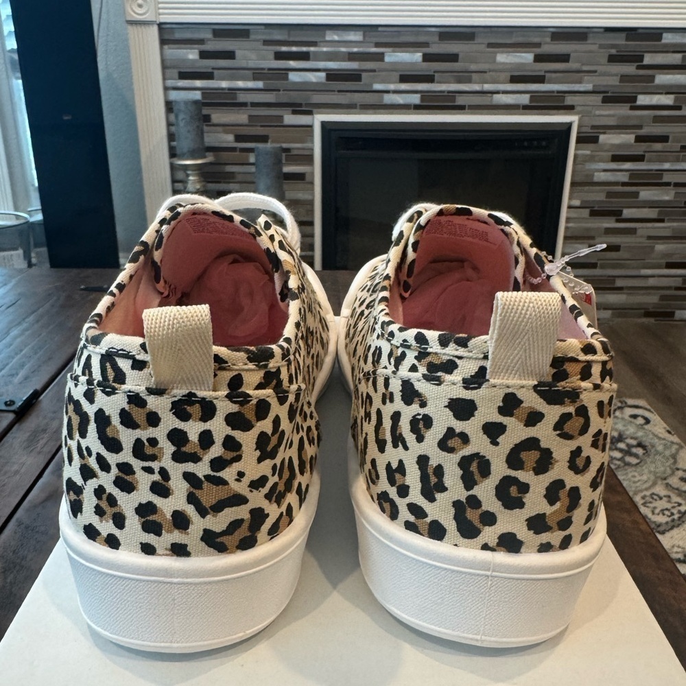 Roxy Kristal Sneaker - Picture 4 of 8